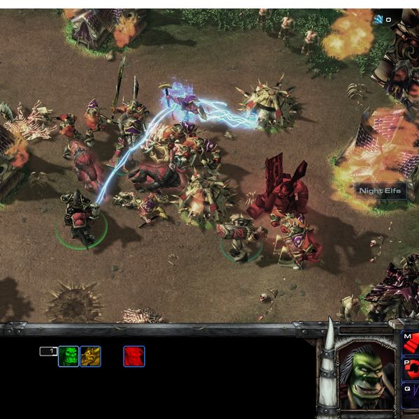 Here you can see Thrall's Chain Lightning ability and Grom's Bloodlust ability.  These let heroes standout from other troops and make them more fun to play.